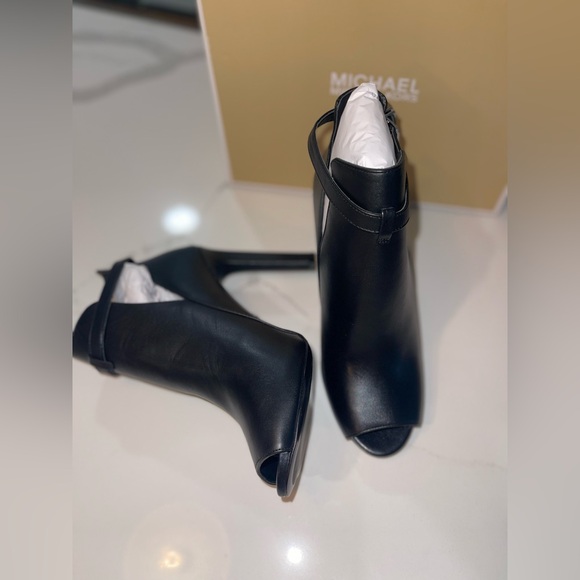 Michael Kors Elegant Black Women's Heeled Ankle Boots - Picture 10 of 11